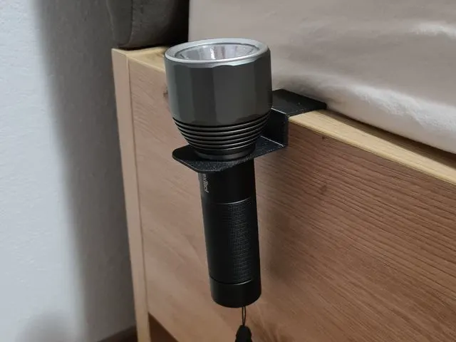 Parametric Flashlight Holder